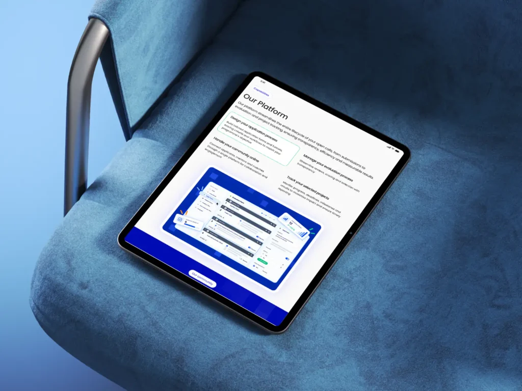 Sekcija Kronis Apply platforme sa alatom za kreiranje evaluacionih formulara, prikazana na iPadu